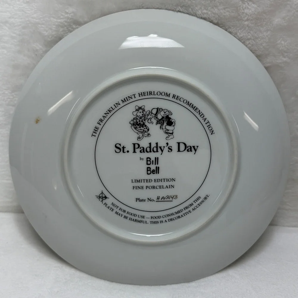 St Patricks Day Dogs Collector Plate 8 Inch Gold Rim Irish Shamrock Whimsical‎
